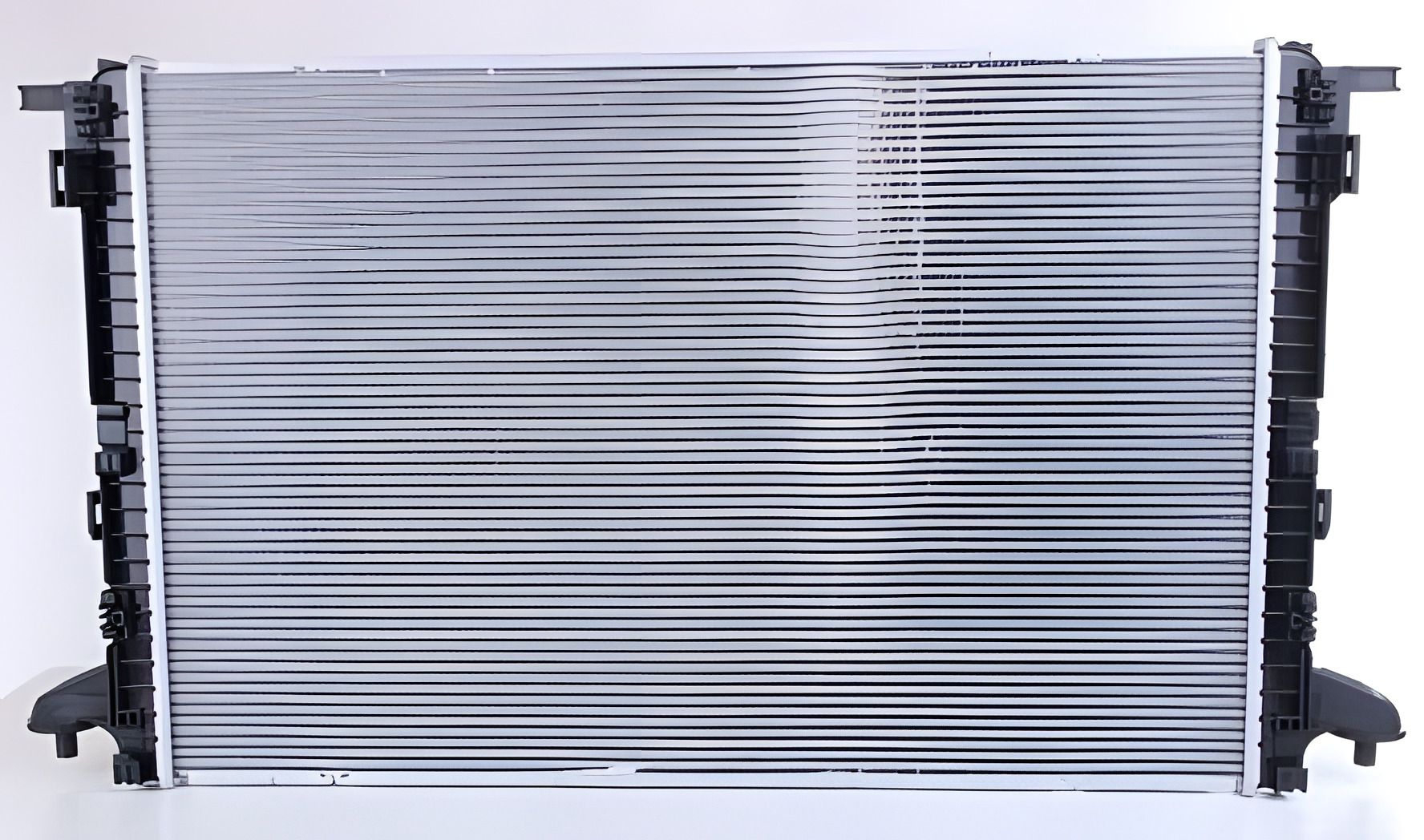 Охолоджувальний радіатор AUDI Q5, VW JETTA, VAN WEZEL (03012722) Охолоджувальний радіатор AUDI Q5, VW JETTA, VAN WEZEL (03012722)