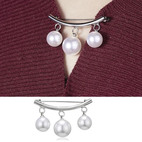 Брошка шпилька перлова з перлами та кристалами стразами