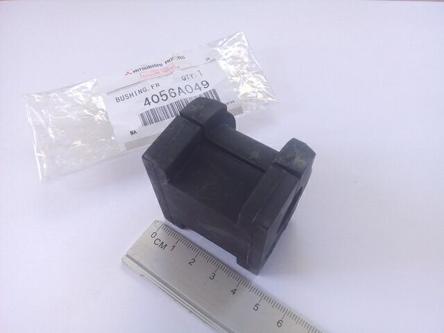 Втулка стабілізатора переднього Lancer X, MITSUBISHI (4056A049) Втулка стабілізатора переднього Lancer X, MITSUBISHI (4056A049)