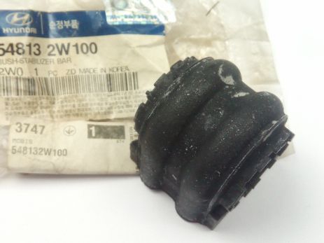 Втулка стабілізатора переднього Santa Fe (DM) 12-, MOBIS (548132W100) d24 мм (54813-2W100) Втулка стабілізатора переднього Santa Fe (DM) 12-, MOBIS (548132W100) d24 мм (54813-2W100)