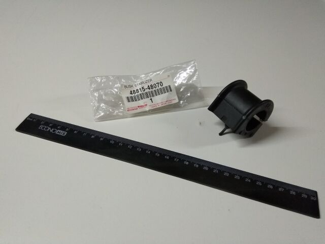 Втулка стабилизатора переднего RX350, Тойота (4881548070) (48815-48070) Втулка стабилизатора переднего RX350, Тойота (4881548070) (48815-48070)