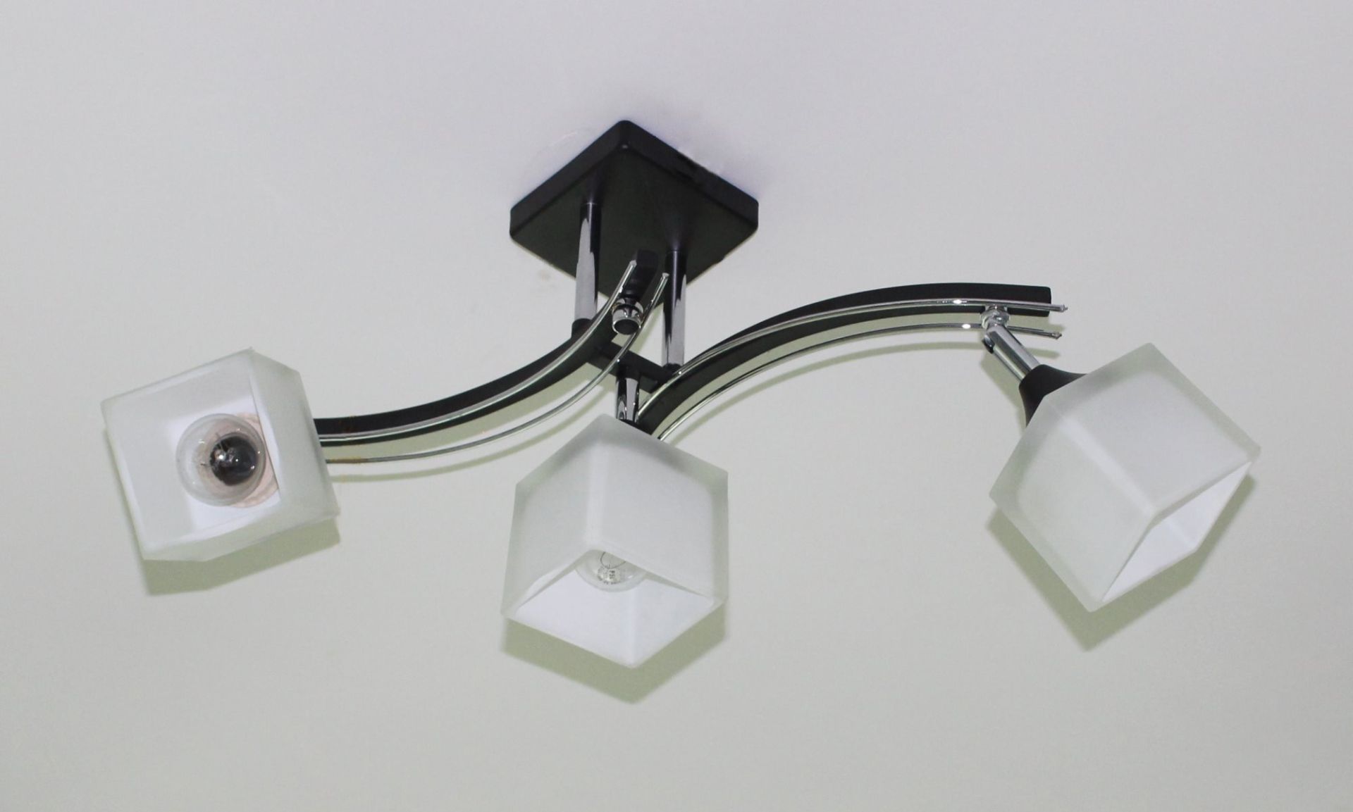 Люстра потолочная Sirius B N1435 / 3 на 3 плафоны Люстра потолочная Sirius B N1435 / 3 на 3 плафоны