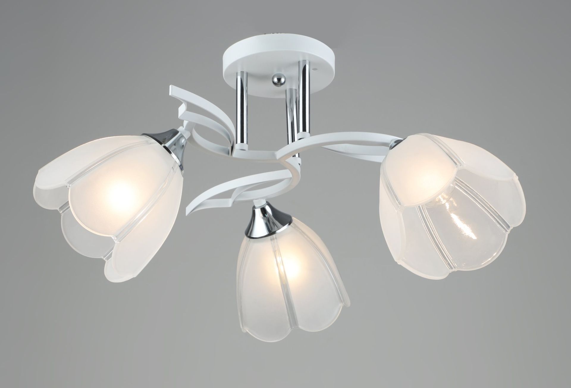 Потолочная люстра на кухню Sirius B N6046/3 WT+CR на 3 плафона Потолочная люстра на кухню Sirius B N6046/3 WT+CR на 3 плафона