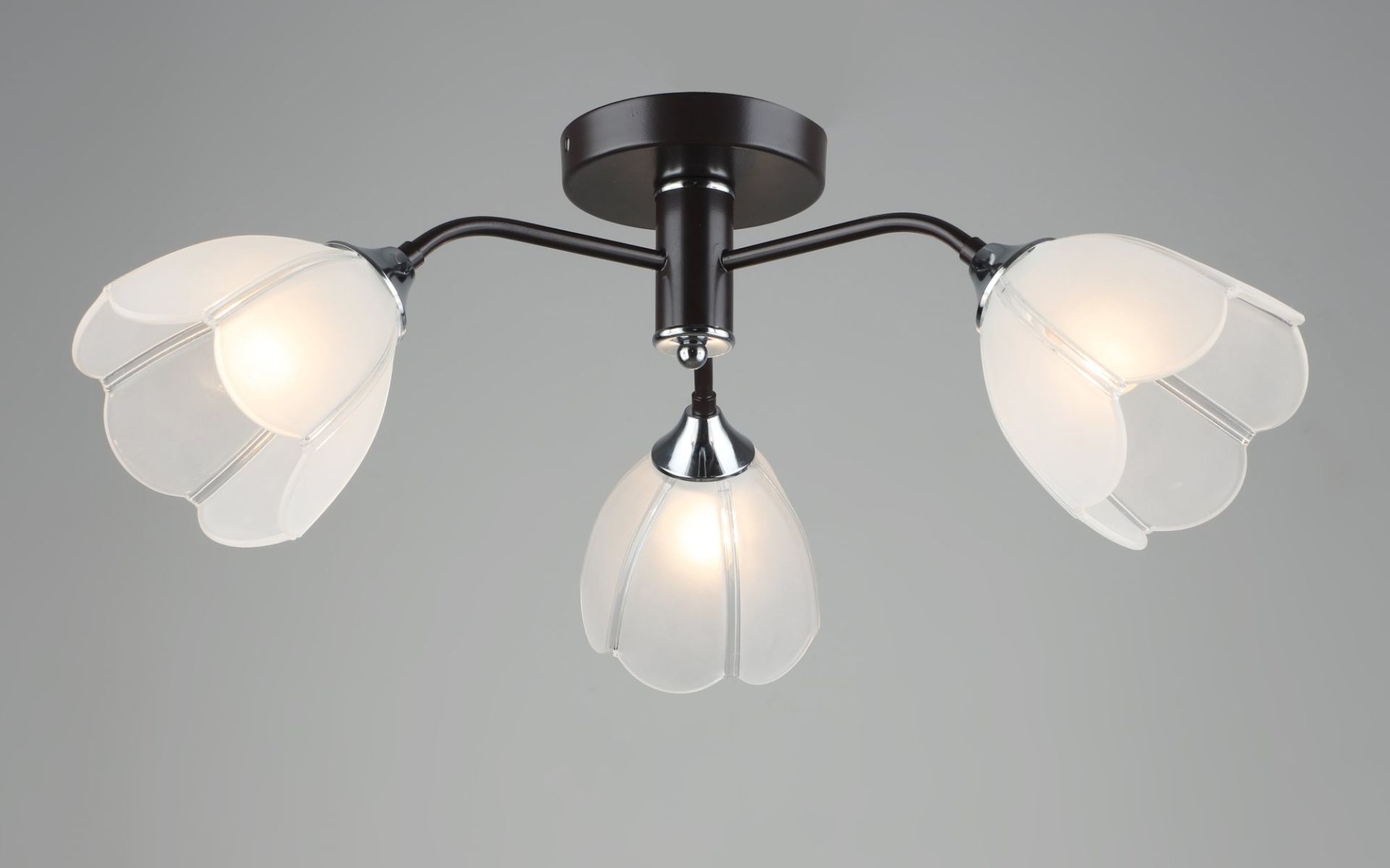 Потолочная люстра на кухню Sirius B N6048/3 COFFEE+CR на 3 плафона Потолочная люстра на кухню Sirius B N6048/3 COFFEE+CR на 3 плафона