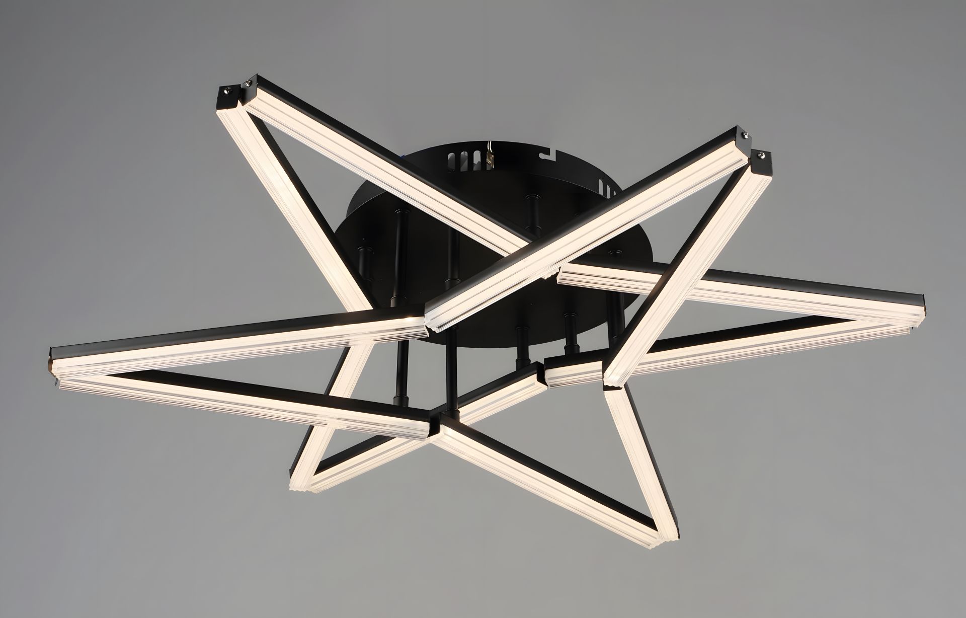 Світлодіодна люстра B YH1324/12 BK 72W Світлодіодна люстра B YH1324/12 BK 72W