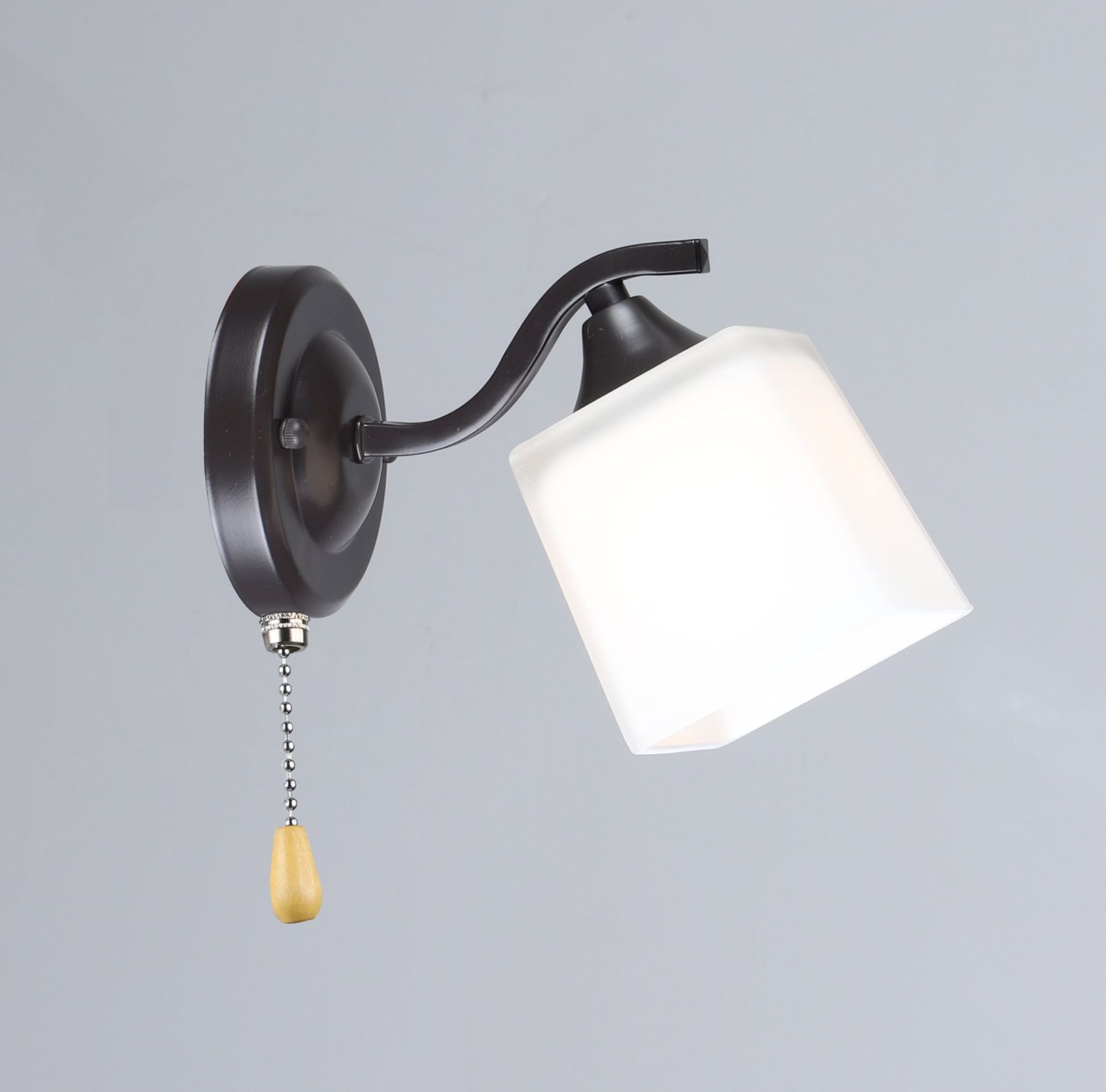 Настінний світильник B N1435/1W (чорний) Настінний світильник B N1435/1W (чорний)