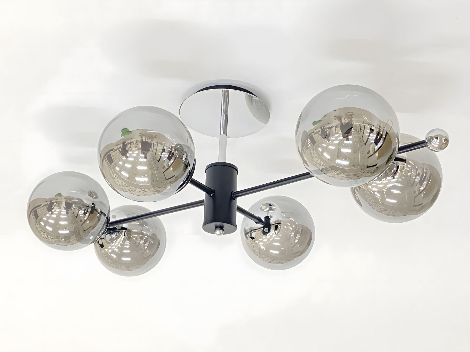 Потолочная люстра с шестью плафонами, модель 91191/6 черный+хром Потолочная люстра с шестью плафонами, модель 91191/6 черный+хром