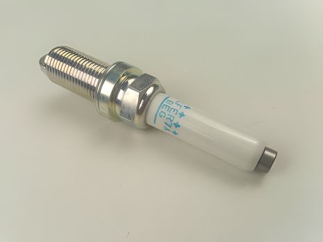 Свеча зажигания для VAG 1.0 TSI, 1.4 TFSI (NGK) (PKER7A8EGS) Свеча зажигания для VAG 1.0 TSI, 1.4 TFSI (NGK) (PKER7A8EGS)