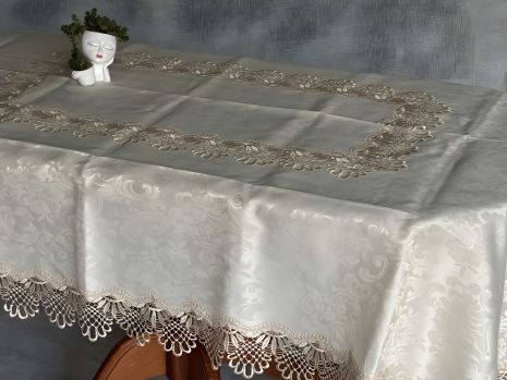 Скатерть из ткани с кружевом 150х220 см 80384/бежевый