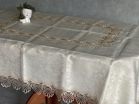 Скатерть ткань с кружевом 150х220 см 80384/бежевый Скатерть ткань с кружевом 150х220 см 80384/бежевый