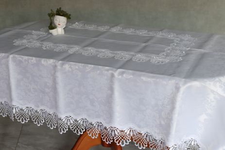 Скатерть из ткани с кружевом 150х220 см, белая 80384