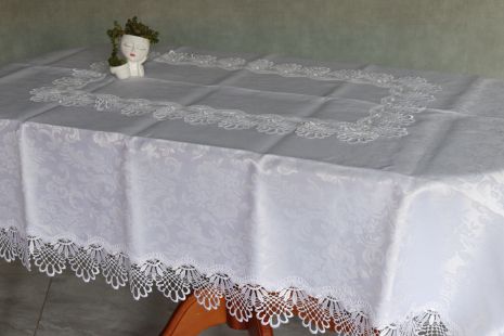 Скатерть ткань с кружевом 150х220 см 80384/белый