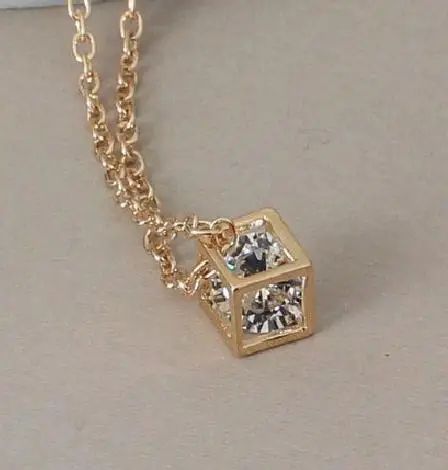 Подвеска кулон Куб Кристалл в кубе в золотом цвете цирконий квадрат