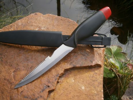 Нож-поплавок для щуки с серейтором и стропорезом, 26 см в чехле Нож-поплавок для щуки с серейтором и стропорезом, 26 см в чехле