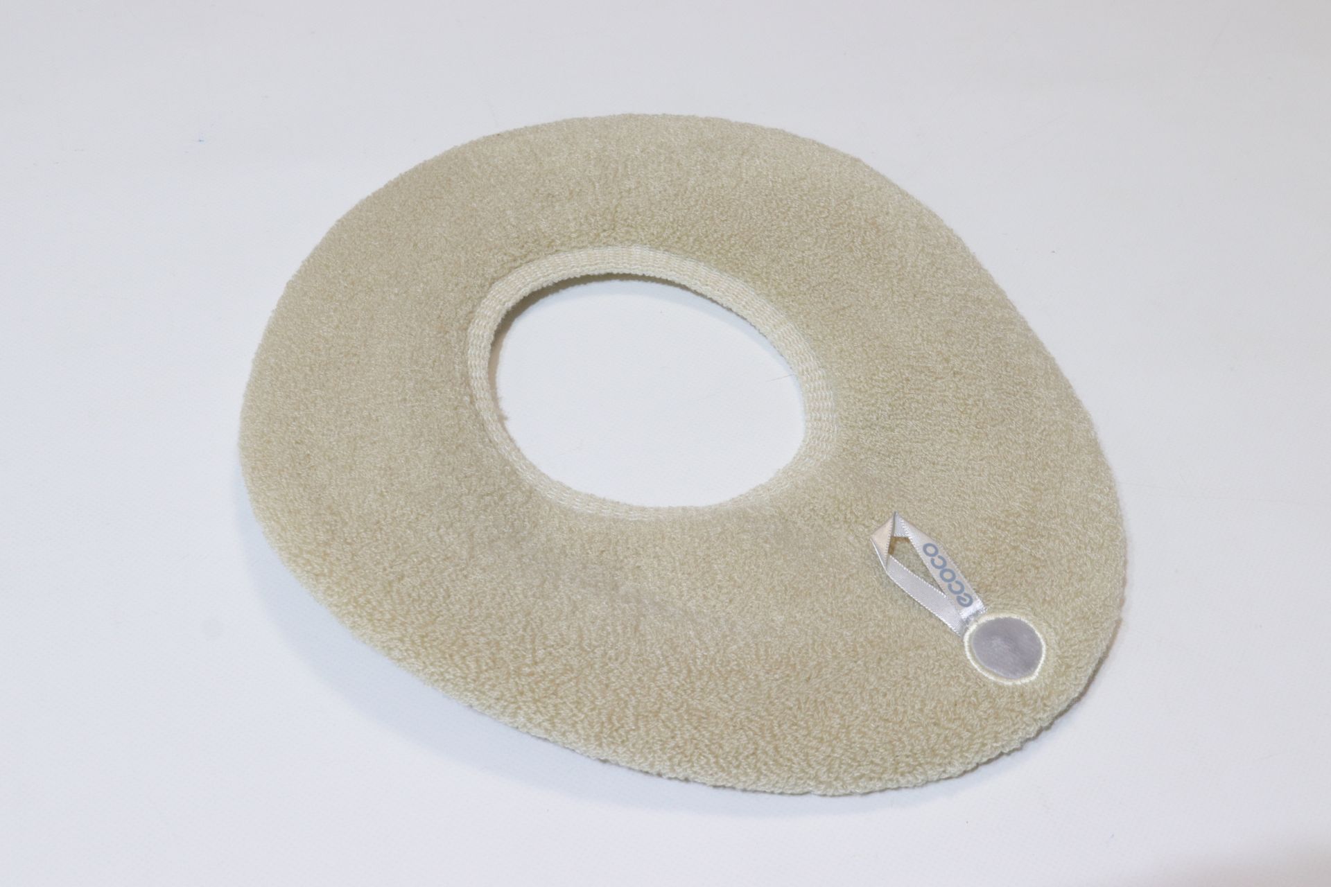 Чехол-чехол на ободок унитаза мягкий на резинке Ecoco 0852/бежевый Чехол-чехол на ободок унитаза мягкий на резинке Ecoco 0852/бежевый