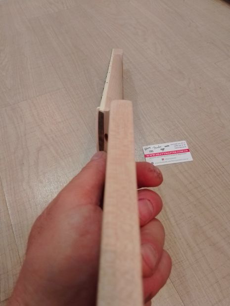 Гриф для электрогитары Fender Stratocaster палисандр окантовка