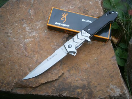 Складаний ніж Browning FA-56 з склобоєм та кліпсою 22 см Складаний ніж Browning FA-56 з склобоєм та кліпсою 22 см