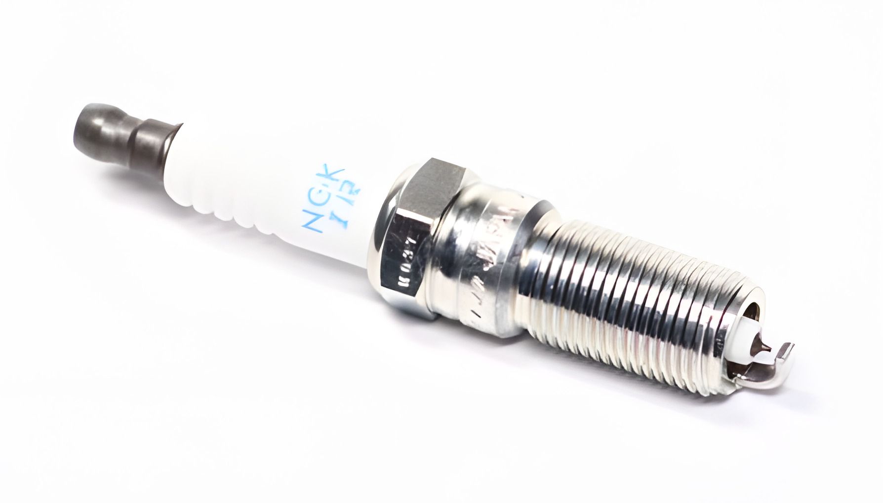 Свеча зажигания для FORD MONDEO IV, V 2.0 Ecoboost 11-(NGK) (LTR6DI8) Свеча зажигания для FORD MONDEO IV, V 2.0 Ecoboost 11-(NGK) (LTR6DI8)
