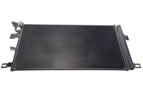 Радіатор кондиціонера для AUDI A4 15+, NRF (350454) Радіатор кондиціонера для AUDI A4 15+, NRF (350454)