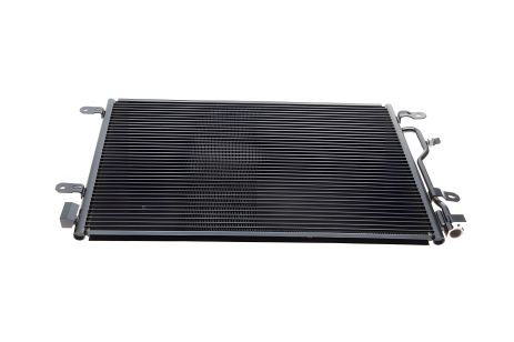 Радіатор кондиціонера для AUDI 8E0260401D, NRF (35465) Радіатор кондиціонера для AUDI 8E0260401D, NRF (35465)