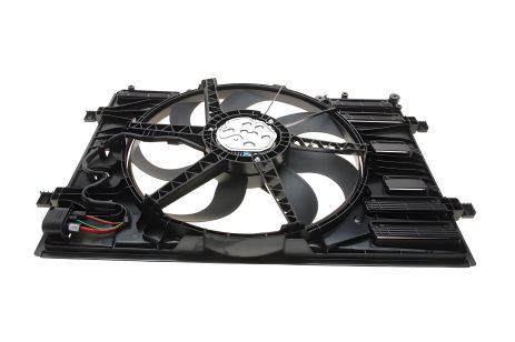 Електричний вентилятор радіатора з дифузором AUDI 13-, AUDI 5Q0121203BG, SKODA 5Q0121203BG, NRF (47916)
