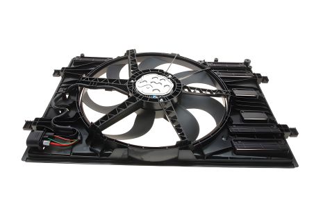 Электрический вентилятор радиатора с диффузором AUDI 13- (5Q0121203BG), SKODA (5Q0121203BG), NRF (47916)