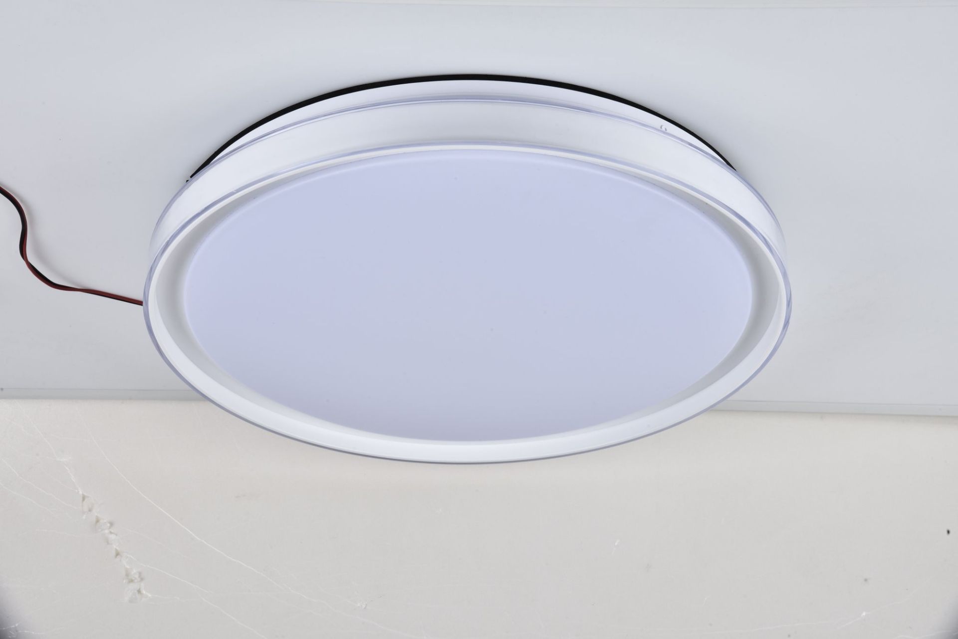 Люстра потолочная светодиодная VALESO H-004 55W белая Люстра потолочная светодиодная VALESO H-004 55W белая