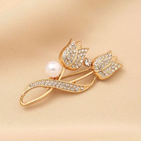 Брошка Квітка тюльпан та перли шпилька з кристалами перлами