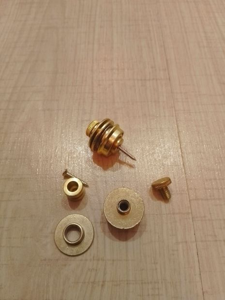 Стрелки для электрогитары держатели ремня светло-золотистые