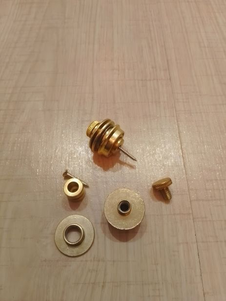 Стрелки для электрогитары держатели ремня светло-золотистые