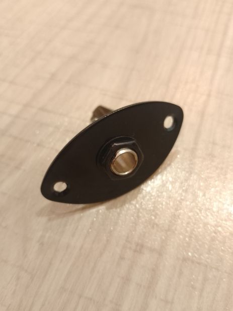 Эллиптический разъем для электрогитары Ibanes Shur LTD ESP, черный Эллиптический разъем для электрогитары Ibanes Shur LTD ESP, черный