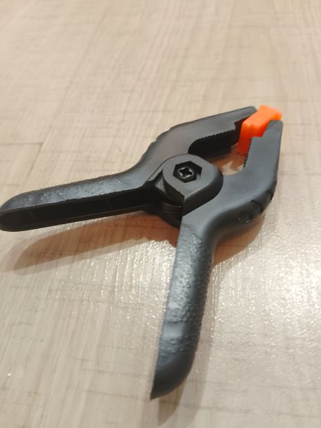 Быстрозажимные пластиковые зажимы, крабы, 95 мм Быстрозажимные пластиковые зажимы, крабы, 95 мм