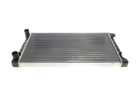 Радиатор охлаждения VW Passat 1.6-1.8 88-97 SEAT Toledo, NRF (539501) Радиатор охлаждения VW Passat 1.6-1.8 88-97 SEAT Toledo, NRF (539501)