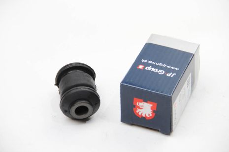Сайлентблок переднього важеля Audi A3/Golf II/IV/Passat 97/Polo (передній), JP Group (1140200800) Сайлентблок переднього важеля Audi A3/Golf II/IV/Passat 97/Polo (передній), JP Group (1140200800)
