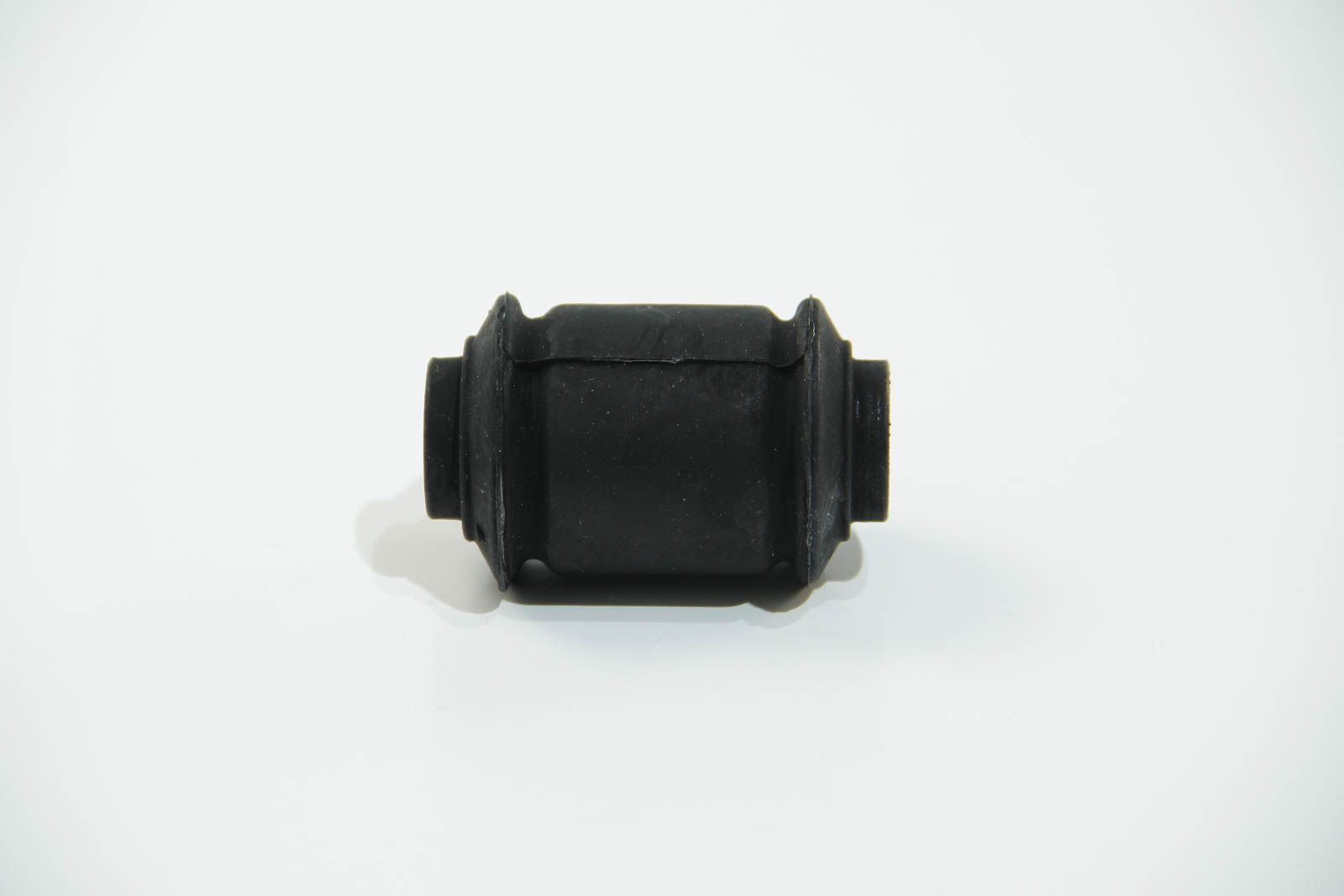 Сайлентблок для переднего рычага (нижний/передний) T4 91-96, JP Group (1140203700) Сайлентблок для переднего рычага (нижний/передний) T4 91-96, JP Group (1140203700)