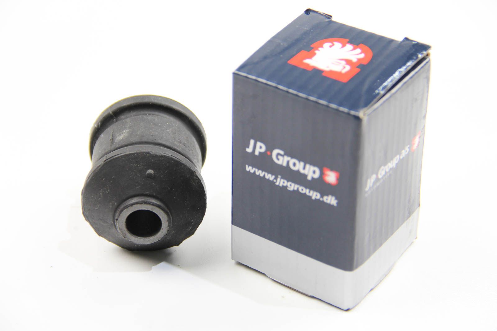 Сайлентблок переднього важеля (передній) Astra F/Vectra A 88-01, JP Group (1240200100) Сайлентблок переднього важеля (передній) Astra F/Vectra A 88-01, JP Group (1240200100)