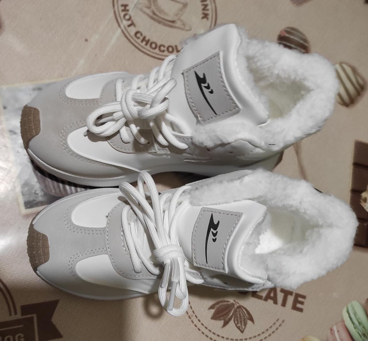 Зимние женские кроссовки Зимние женские кроссовки