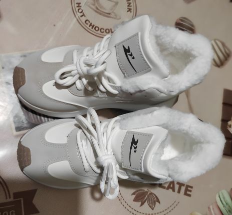 Зимові жіночі кросівки Зимові жіночі кросівки