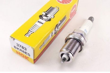 Свічка запалювання MERCEDES, RENAULT, SKODA (NGK) (BKR6ES)
