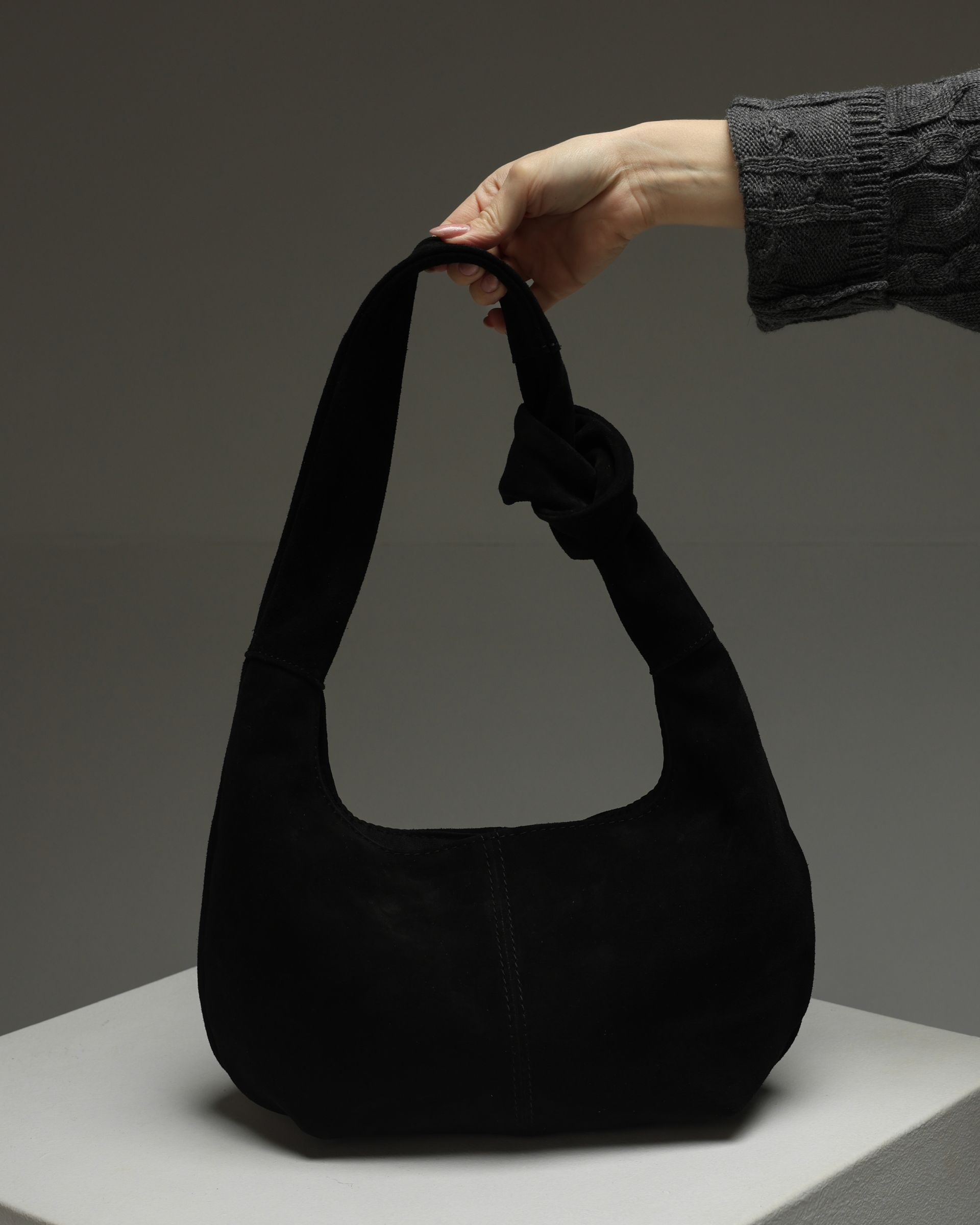 Чорний замшевий сумка-хобо SKILL із натуральної шкіри, SW140-1 Чорний замшевий сумка-хобо SKILL із натуральної шкіри, SW140-1