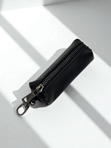Чорна ключниця з натуральної гладкої шкіри модель MINI