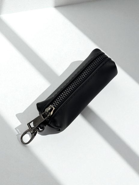 Чорна ключниця з натуральної гладкої шкіри модель MINI