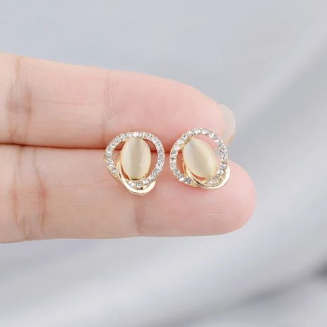Сережки з опалом овальні маленькі сережки-гвоздики із стразами Сережки з опалом овальні маленькі сережки-гвоздики із стразами