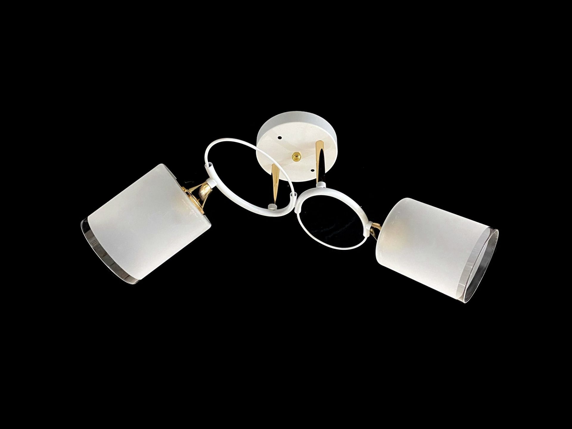 Стельова Люстра на 2 плафони VALESO 6945B/2 (Білий+Хром) Стельова Люстра на 2 плафони VALESO 6945B/2 (Білий+Хром)