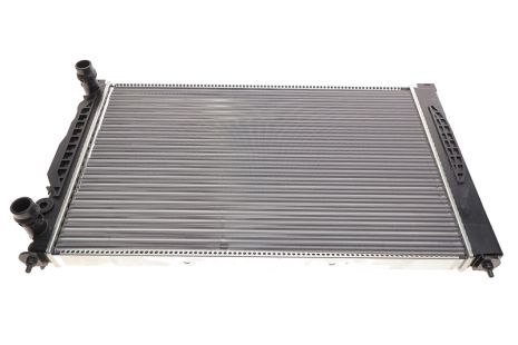 Радиатор 397 мм для AUDI A4/A6/FIAT QUBO/SKODA Superb/VW Passat, MAHLE/KNECHT (CR647000S)