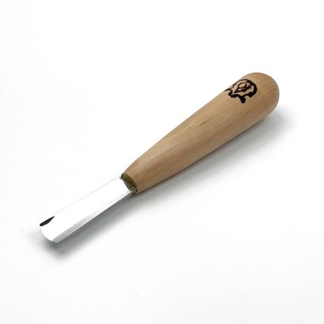 Коротка полога стамеска 15 мм від Адольфа Юр'єва для геометричного різьблення по дереву