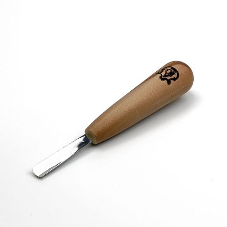 Стамеска короткая пологая 10 мм Адольфа Юрьева для геометрической резьбы по дереву