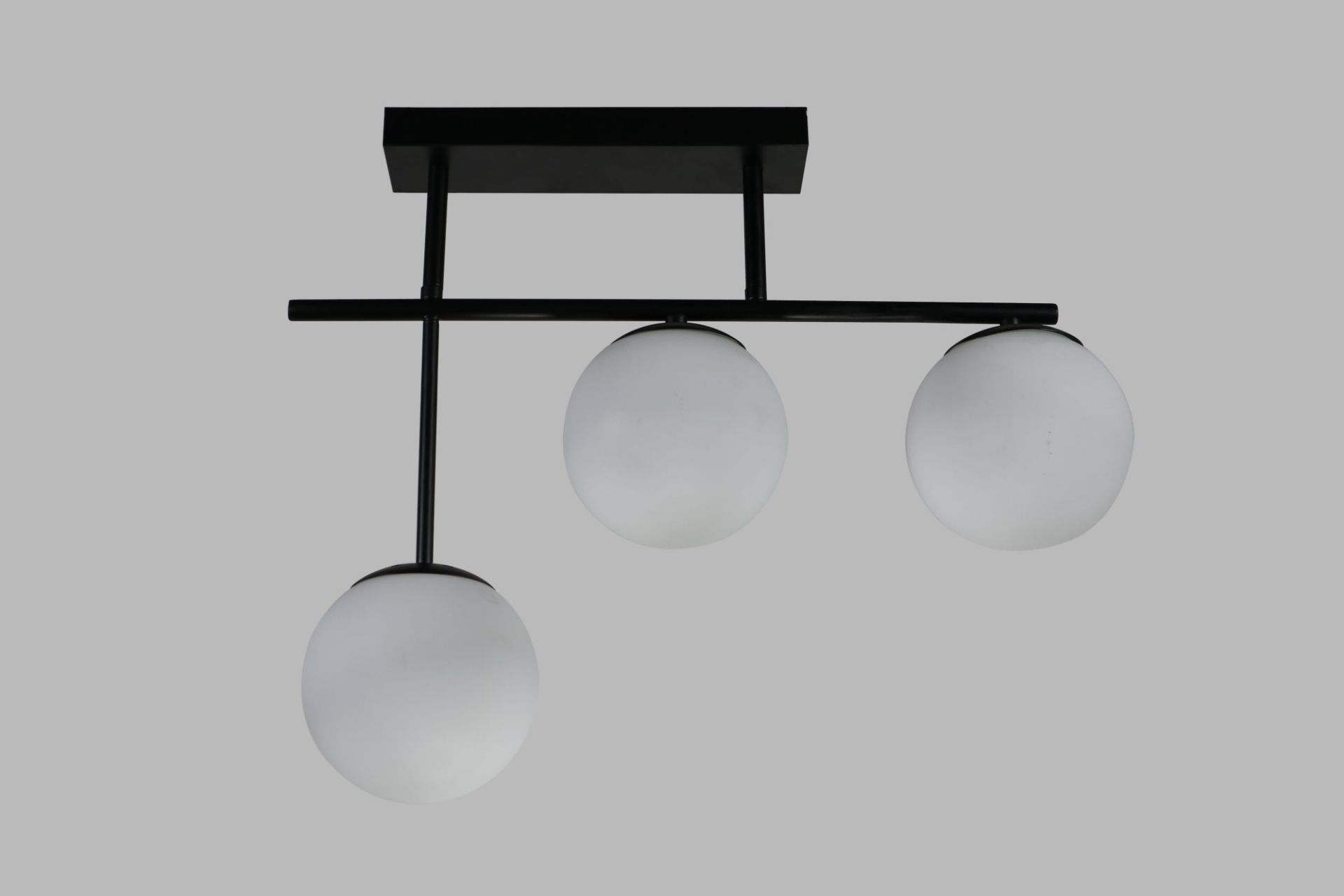 Декоративная люстра INTEREES IS 96462/3 BK Декоративная люстра INTEREES IS 96462/3 BK