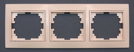 Рамка Valeso РК-1003 3-секційна крем Рамка Valeso РК-1003 3-секційна крем