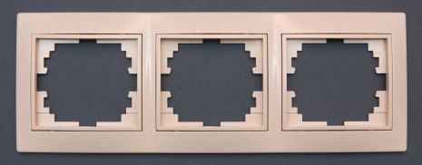 Рамка Valeso РК-1003 3-секційна крем